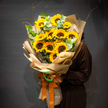sunflower bouquet delivered Saigon