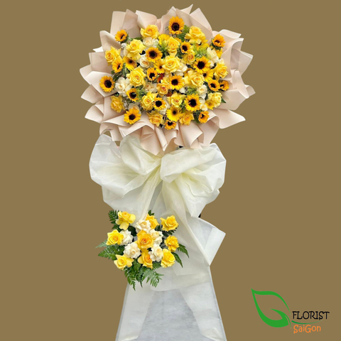 Cheap opening flower stand in Saigon