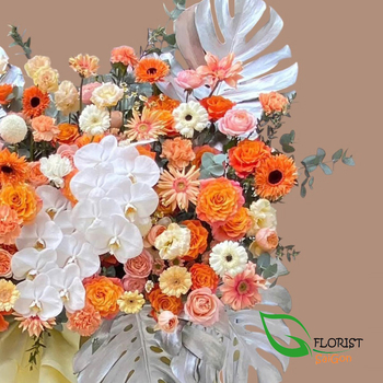 Orange flower stand delivery Ho Chi Minh city