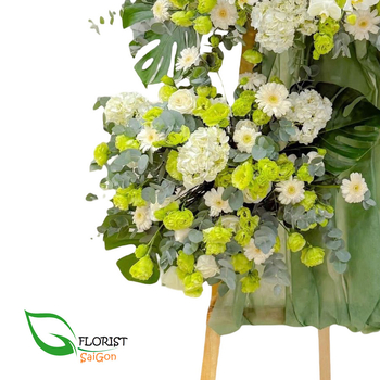 Green opening flower stand delivery HCMC