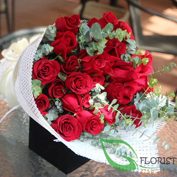 Birthday flowers free delivery in Saigon