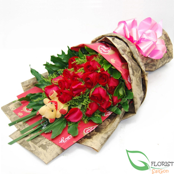 Red roses bouquet delivery in Saigon
