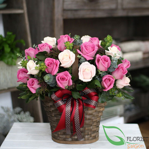 Pink rose arrangement