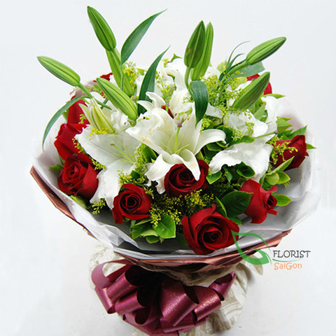 White and red flower bouquet