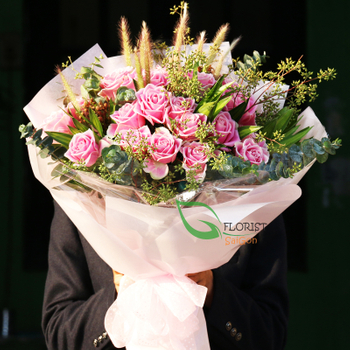 Send pink roses bouquet to Saigon free delivered