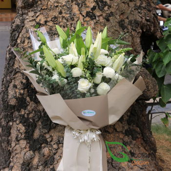 White bouquet delivered Saigon