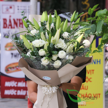 White flowers delivery Saigon