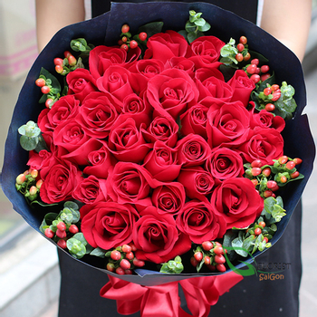Send Valentines day roses Saigon