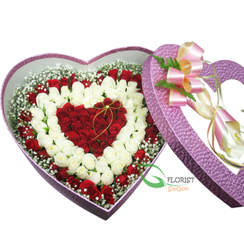 Heart shaped roses box
