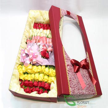 Beautiful boxed roses