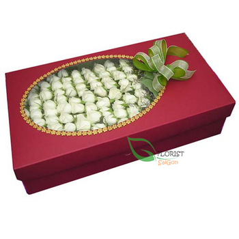 100 white roses in box