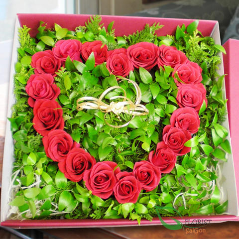 Red rose gift box