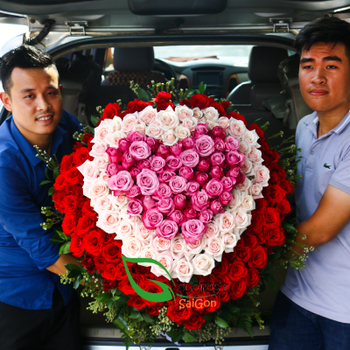 Oder Valentine heart shaped rose arrangement Saigon