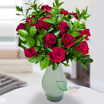 Red roses in vase for delivery in Saigon