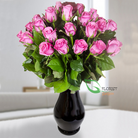 Saigon flowers in vase with pink roses
