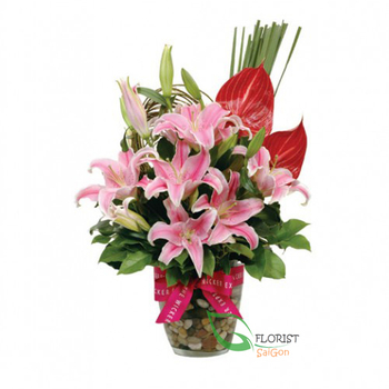 Flowers delivered in vase Hochiminh