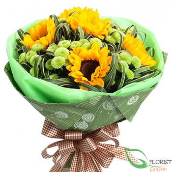 Bouquet of sunflowers and calimero