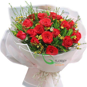 Bouquet of red roses for love