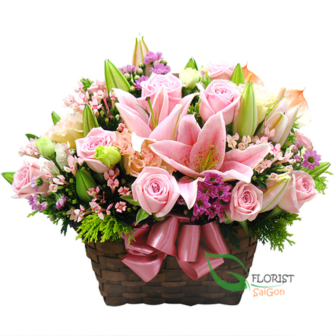 Pink flowers arrangement