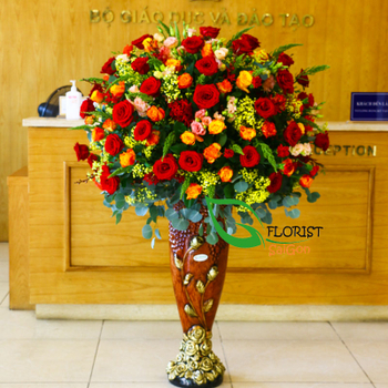 Best flower arrangement for VIP clients Saigon