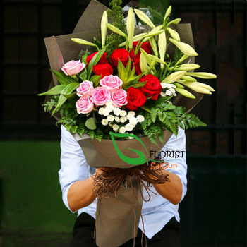 Sweet flower bouquet for her