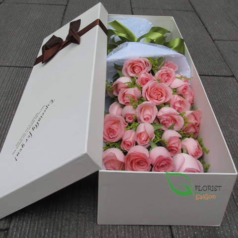 Pink rose gift box