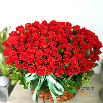 100 red roses for Christmas Saigon free shipping