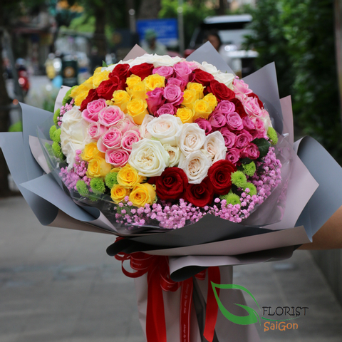 Multi colored rose bouquet delivery Saigon