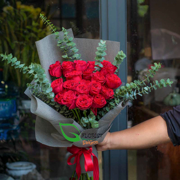 Simple red rose bouquet Saigon