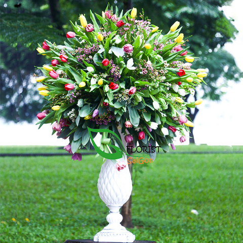 Luxury tulip bouquet Saigon