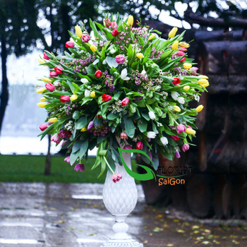 Best tulip flower arrangement Saigon