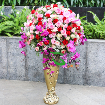 Best flowers arrangement delivery Saign