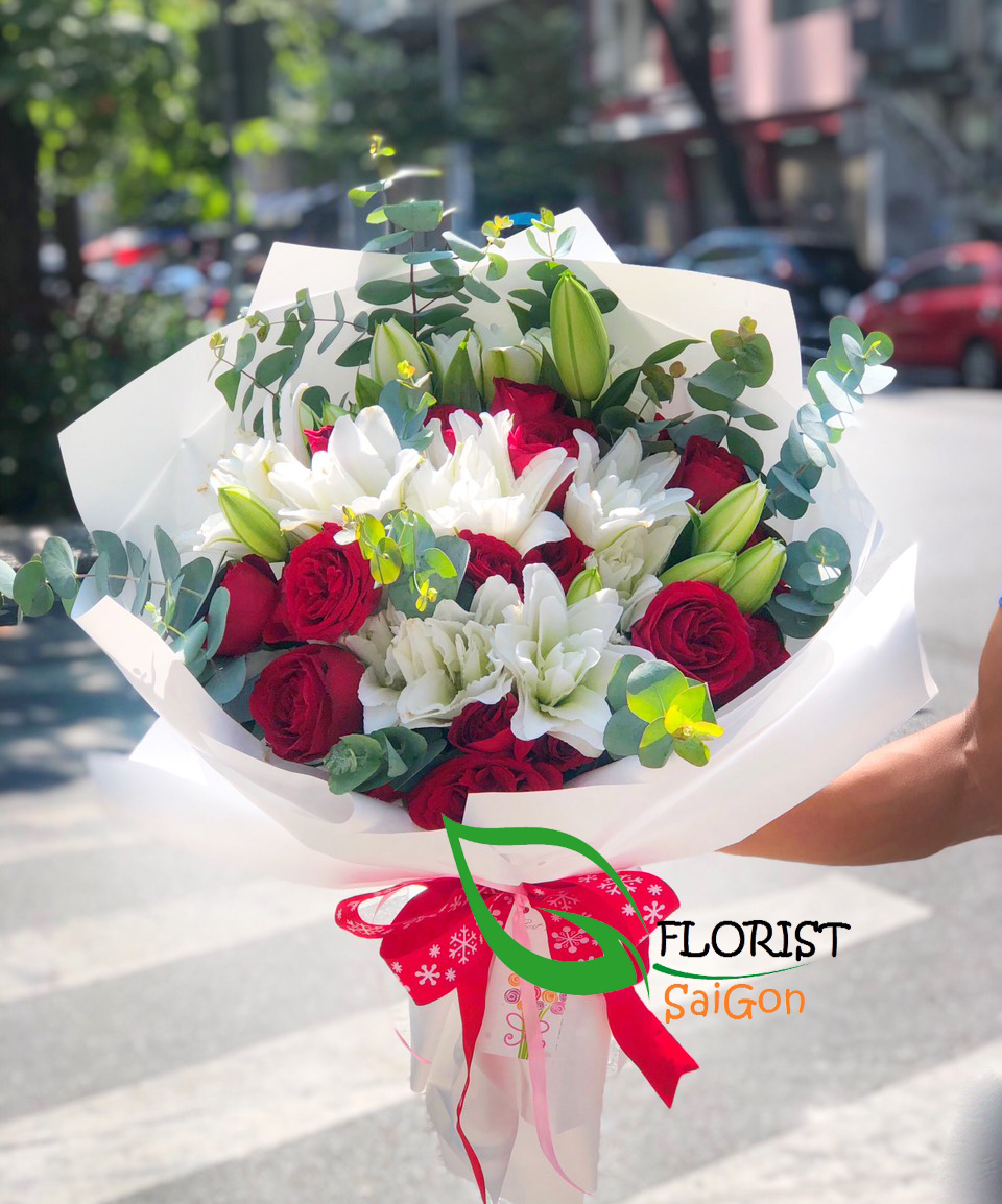 Christmas flower bouquet delivery Saigon