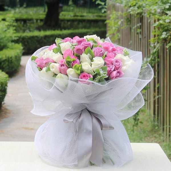 pink flower bouquet delivered Saigon