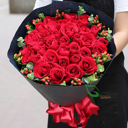 Valentines day roses Saigon same day delivery