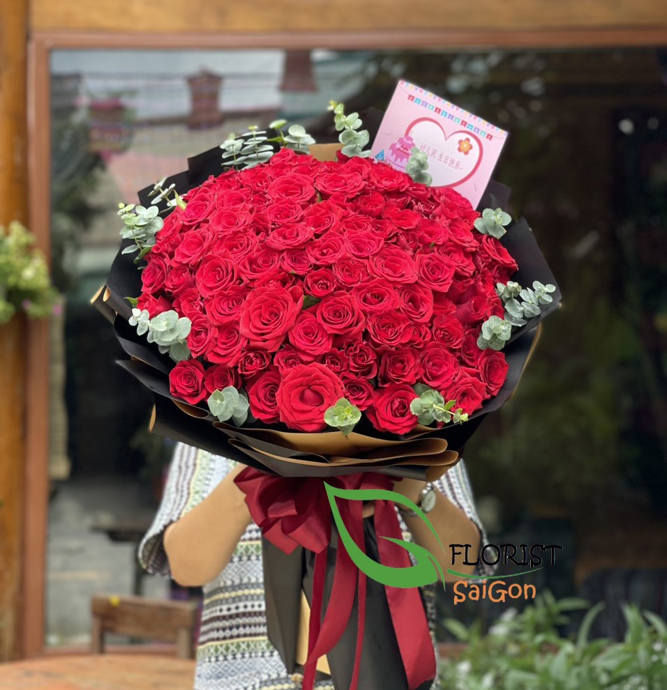 Womens day flowers for your loved one
