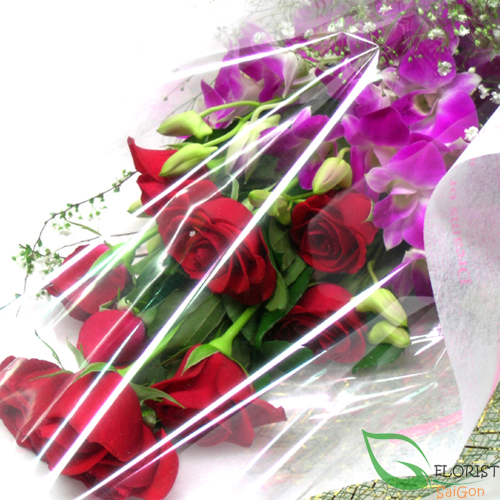 Bouquet of roses and dendrobium orchids Saigon