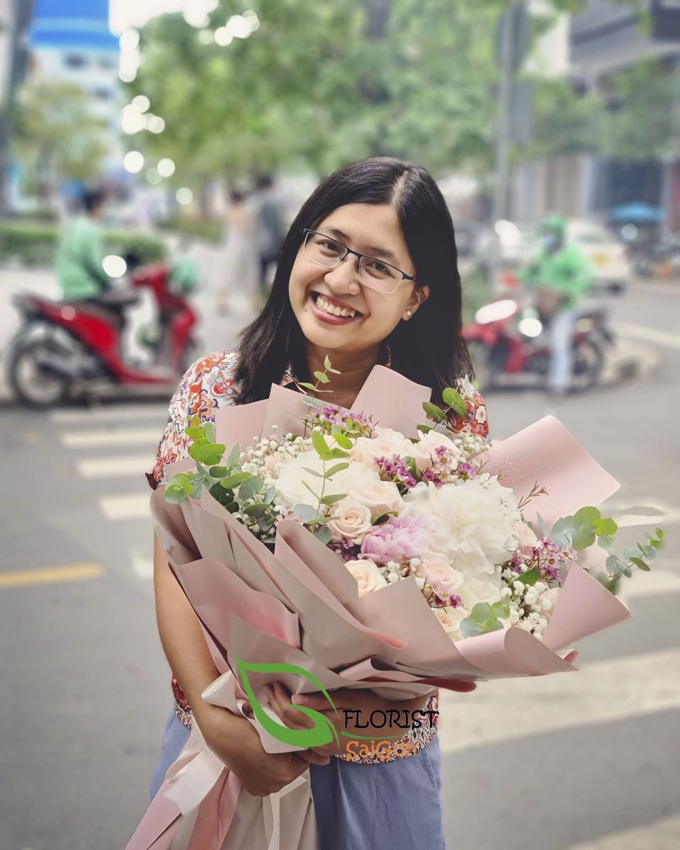 Give birthday flowers in Saigon