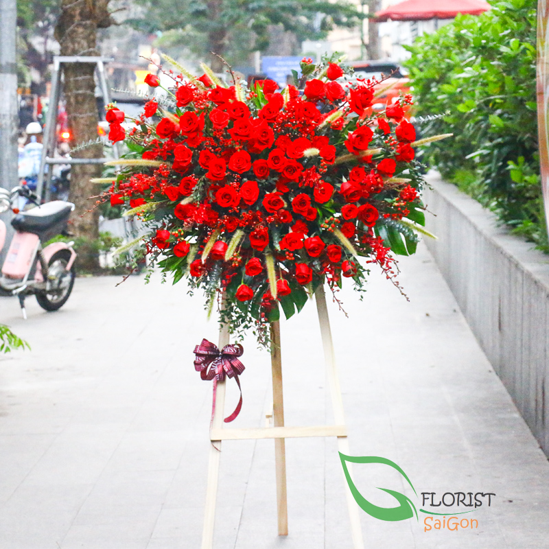 Send heart shaped flower stand to Saigon