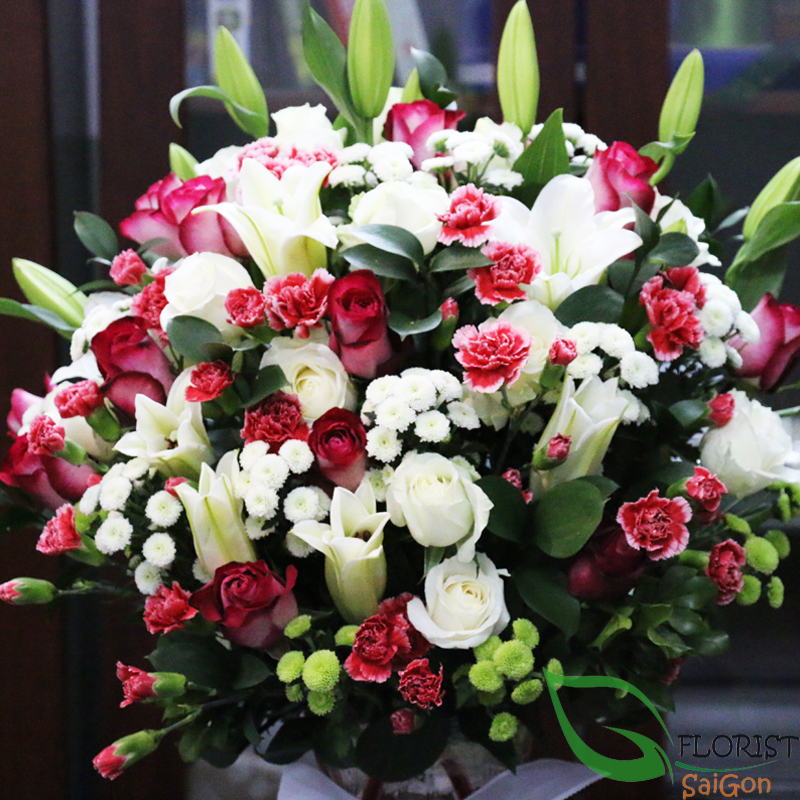 Lilies and roses for Christmas in Saigon