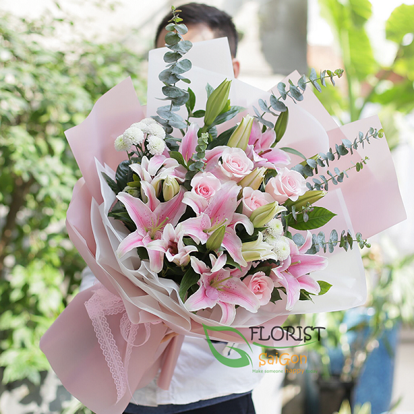 Order flower bouquet for your mother