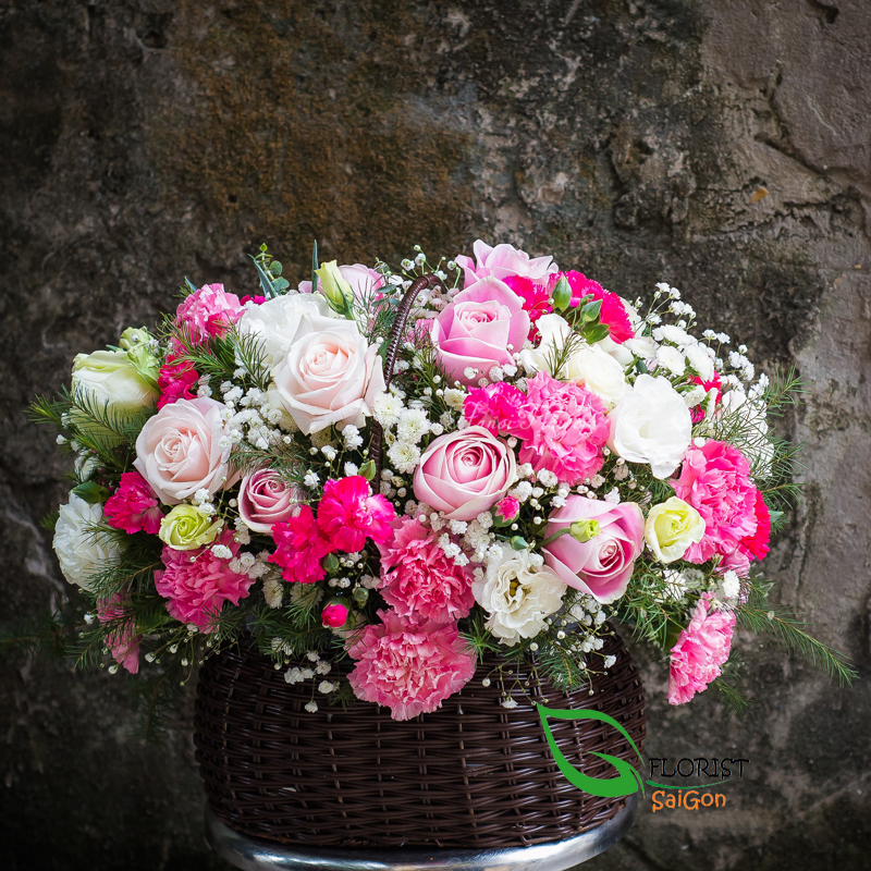 Pink birthday flower arrangement Saigon