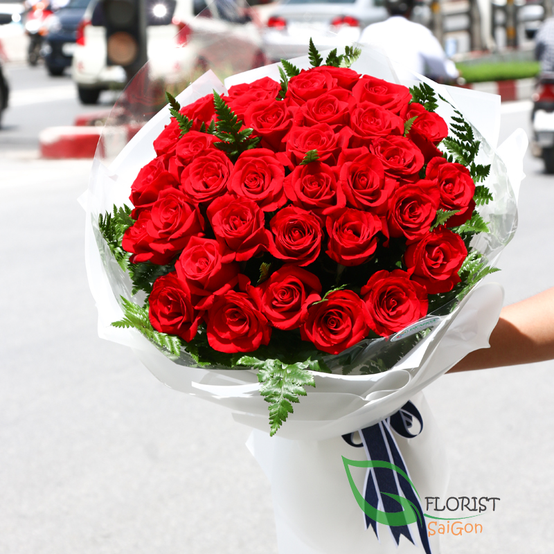 Send red rose bouquet to HCMC online