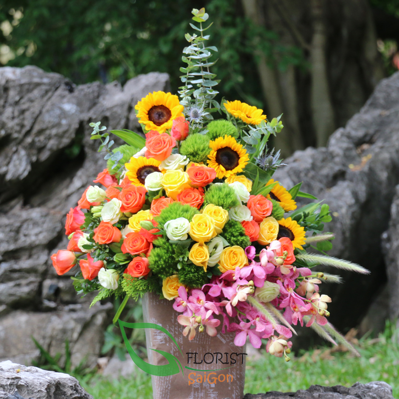 Birthday flower arrangement in Saigon