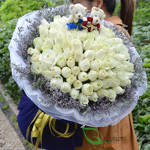 Vip flowers with white roses in Hochiminh florist