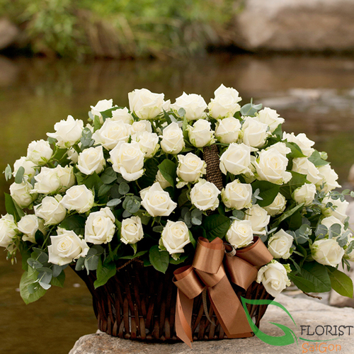 White roses basket in Saigon online