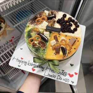 Sending birthday cake online in Vietnam