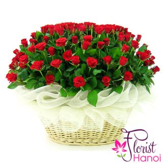 99 red roses arrangement in Vietnam
