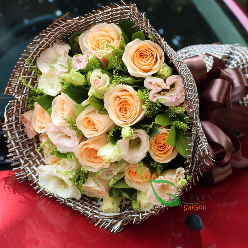 Beautiful champagne rose bouquet for husband