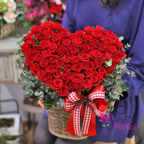 Order love flowers with heart in Hanoi
